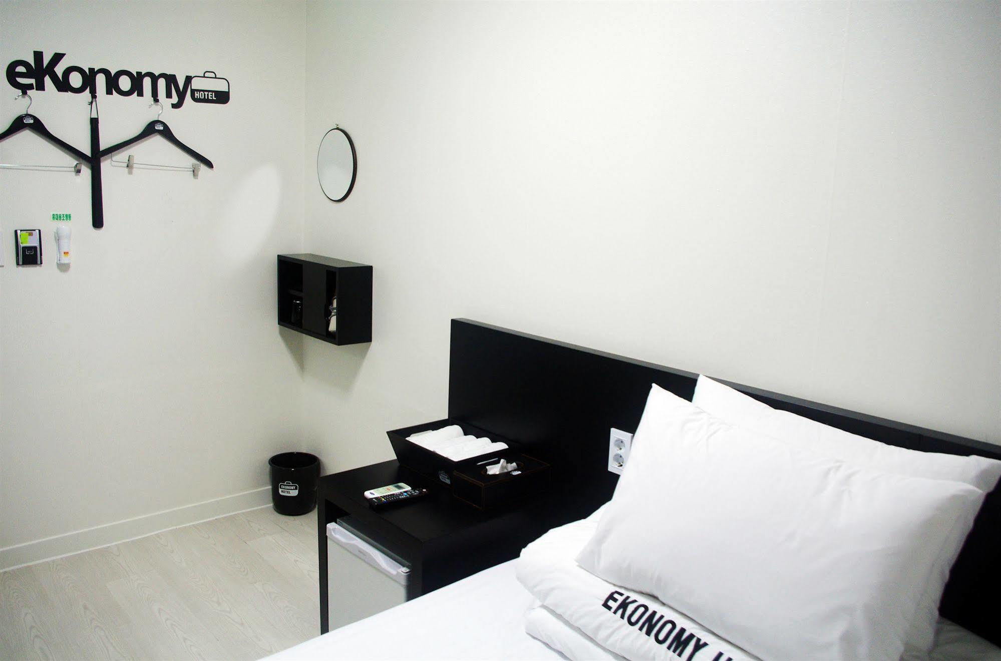 Ekonomy Hotel Nampo Busan Exterior photo