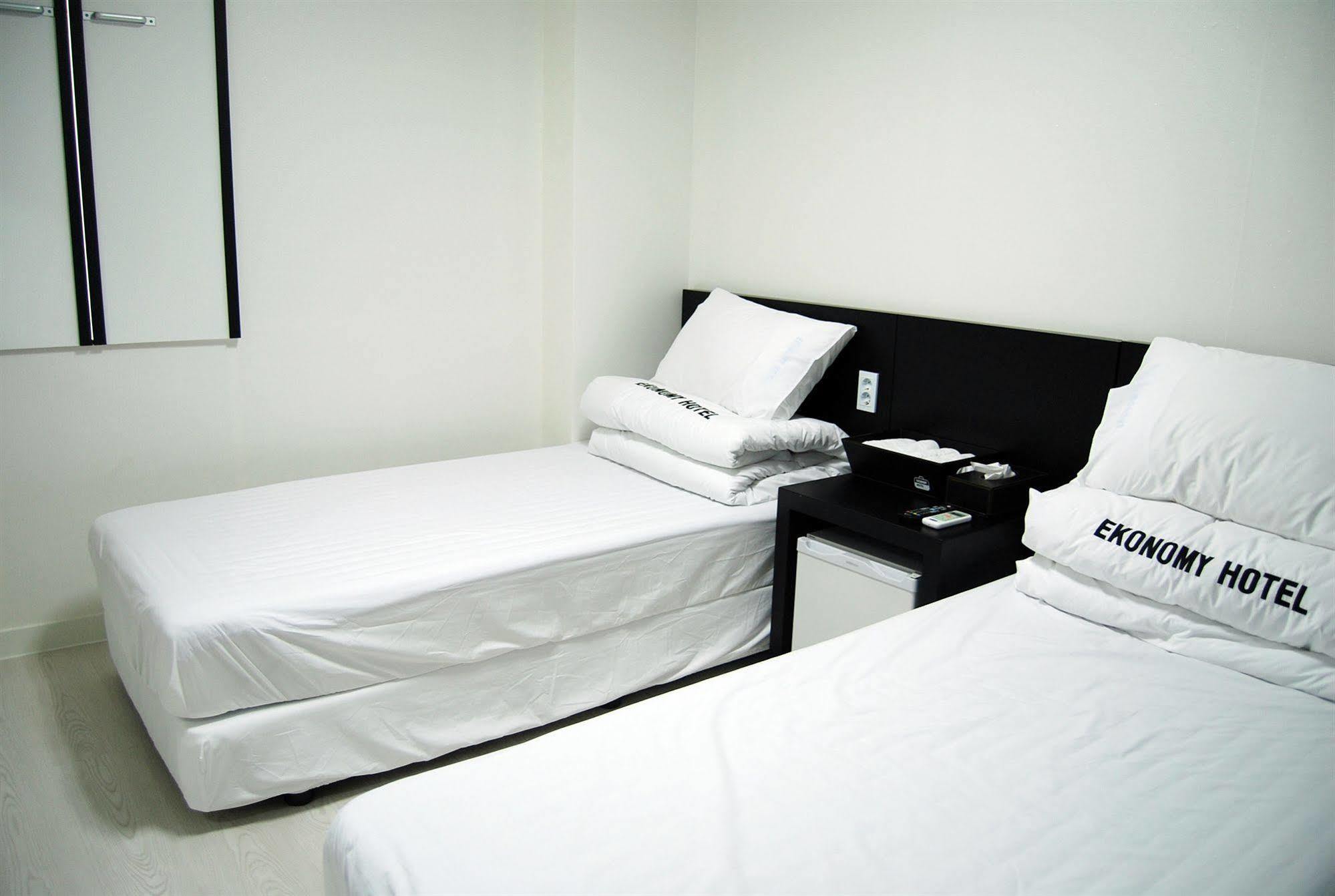 Ekonomy Hotel Nampo Busan Exterior photo