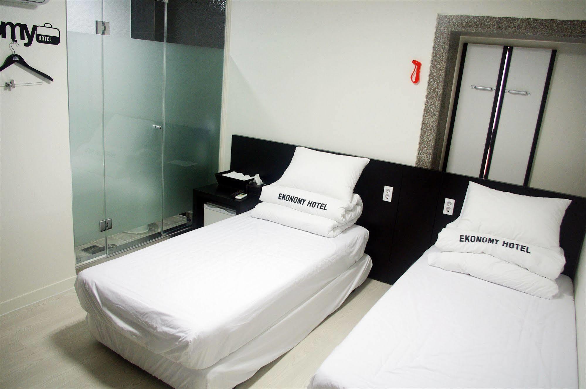 Ekonomy Hotel Nampo Busan Exterior photo