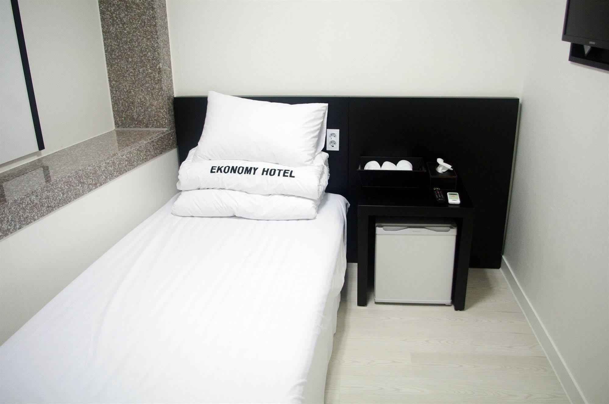 Ekonomy Hotel Nampo Busan Exterior photo